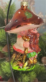 Ёлочная игрушка "Боровик-лесовичок с белочкой"