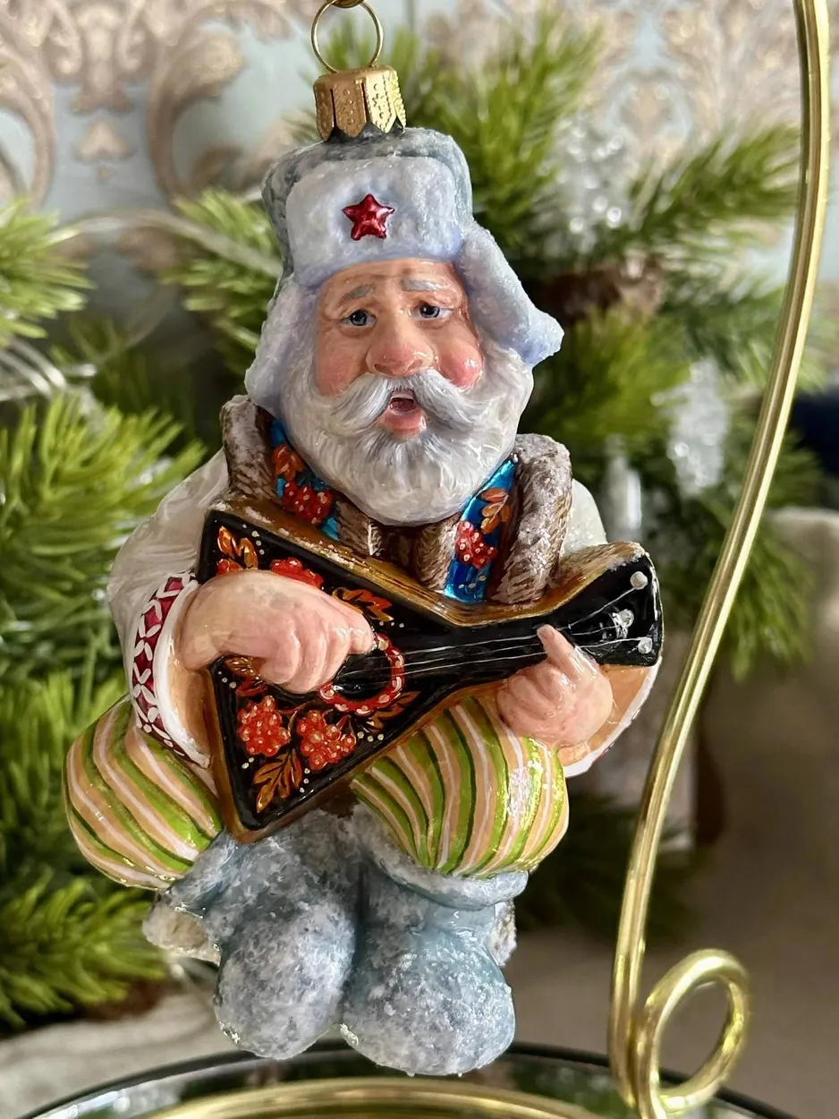 Ёлочная игрушка «Дед с балалайкой»